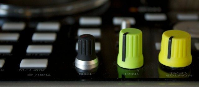knobs_yellow_color_djtechtools_sizes